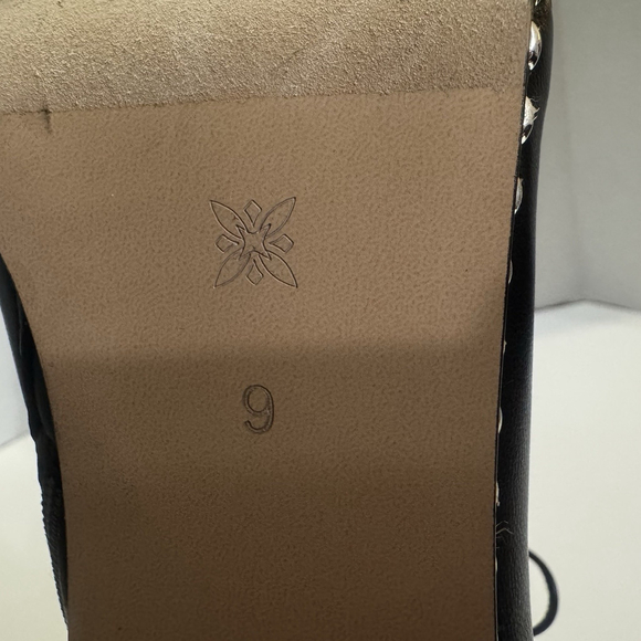 New BCBGeneration Women's Haniah Lace Up Bootie Size:9 Heel Height:4” MSRP:$169 - Picture 11 of 13